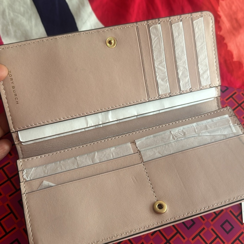 Tory Burch Fleming slim Wallet BNWTs 🥰 in shell pink. - Picture 3 of 5